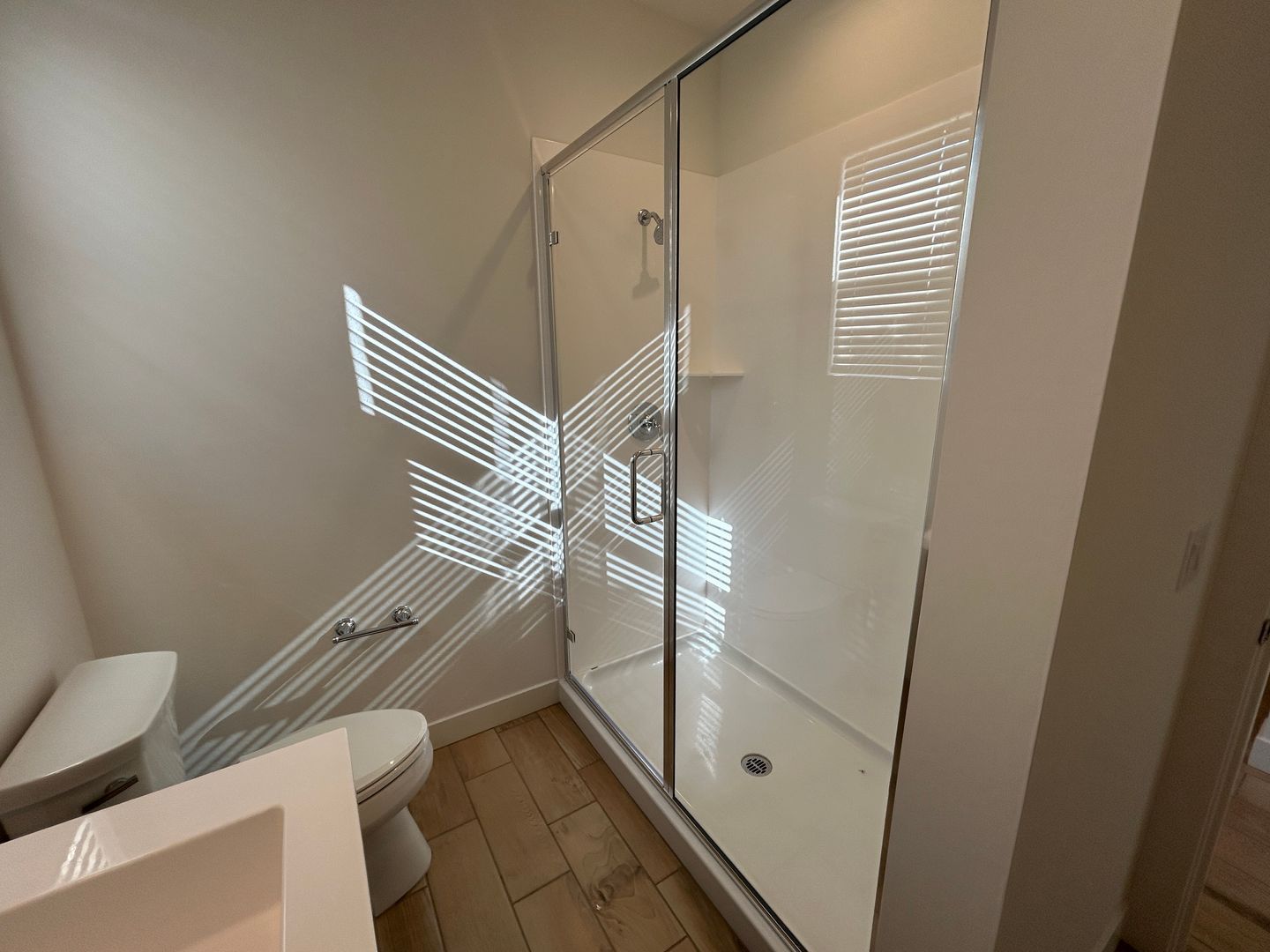 Beautiful Sterling Grove 4 bedroom / 3.5 bathroom home ready for immediate Move In property image