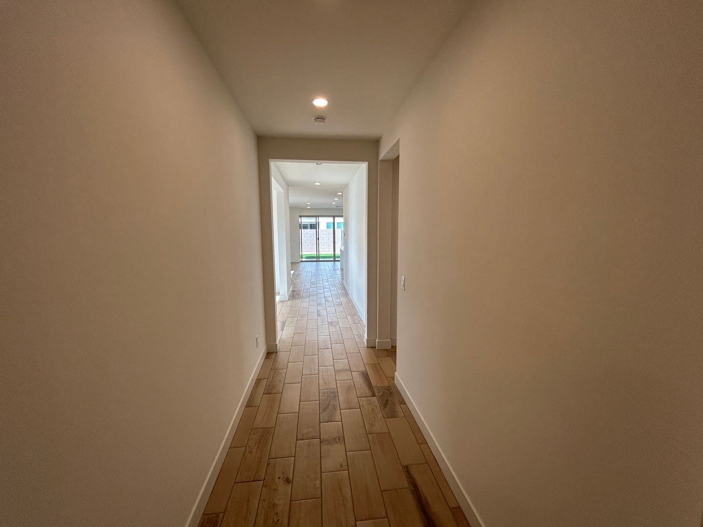 Beautiful Sterling Grove 4 bedroom / 3.5 bathroom home ready for immediate Move In property image