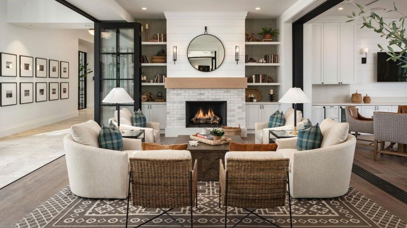 Beautiful Sterling Grove 4 bedroom / 3.5 bathroom home ready for immediate Move In property image