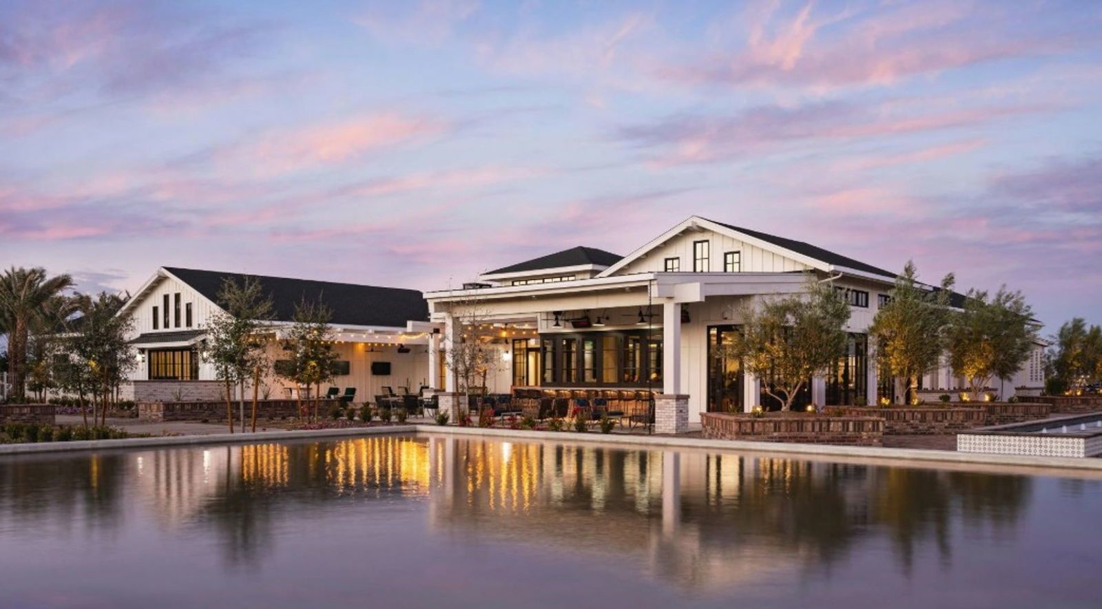 Beautiful Sterling Grove 4 bedroom / 3.5 bathroom home ready for immediate Move In property image