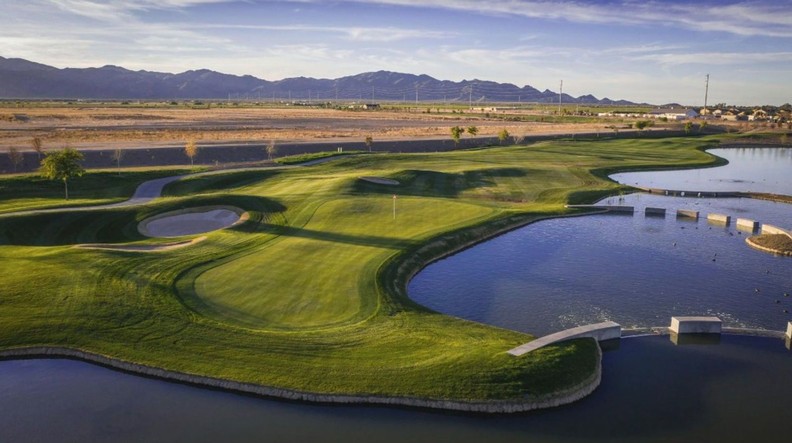 Beautiful Sterling Grove 4 bedroom / 3.5 bathroom home ready for immediate Move In property image