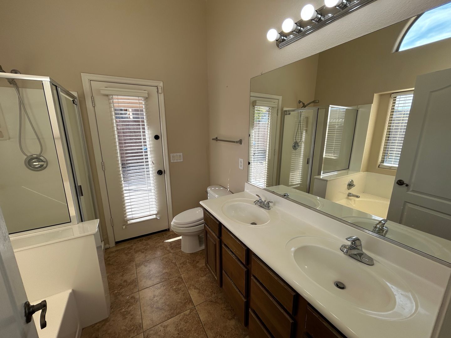 3 bedroom 2 bath home in Litchfield Park Available for an early June Move in! property image