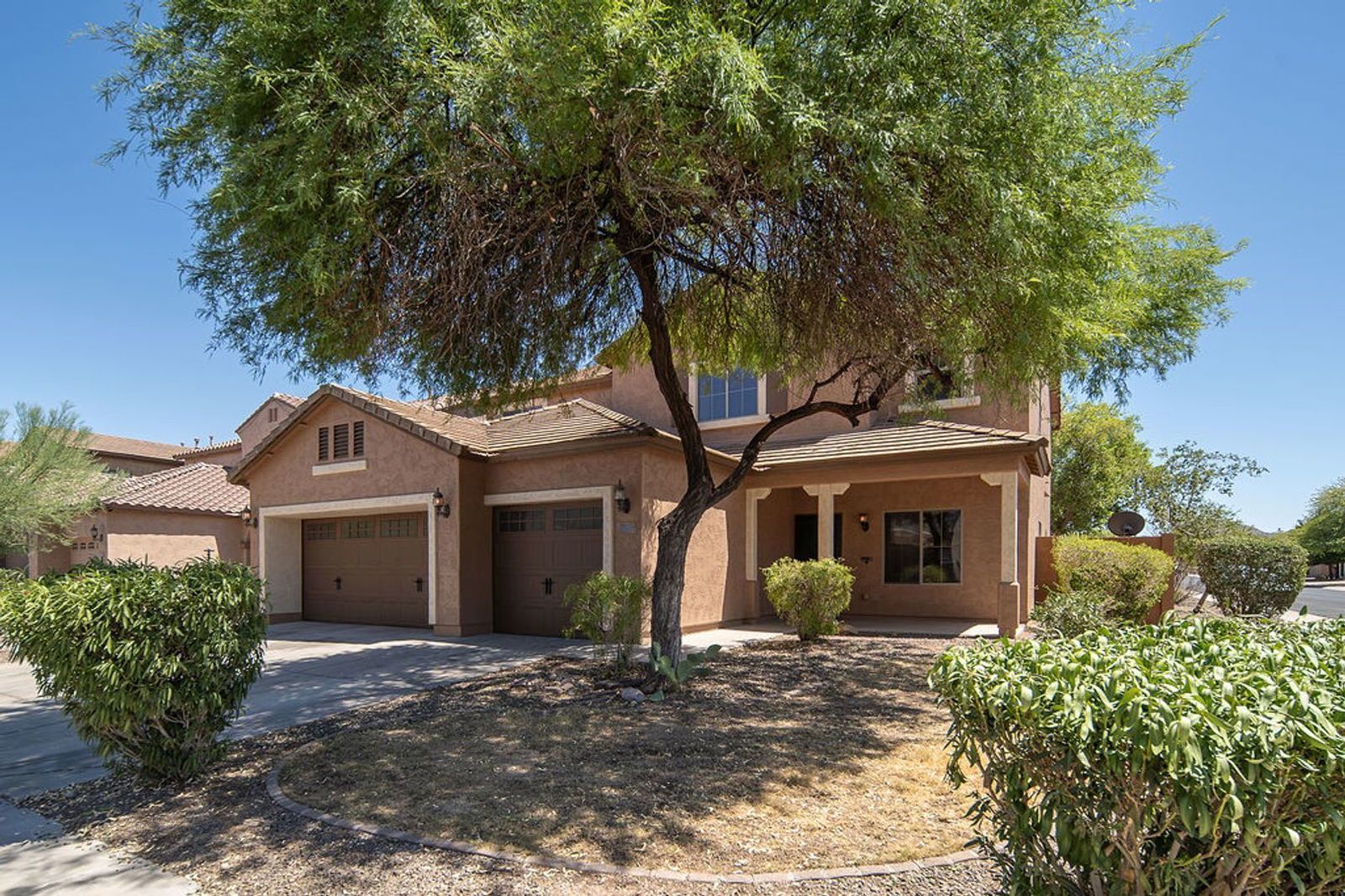 Spacious 5 bedroom 3.5 bath home with a POOL in Festival Foothills. property image