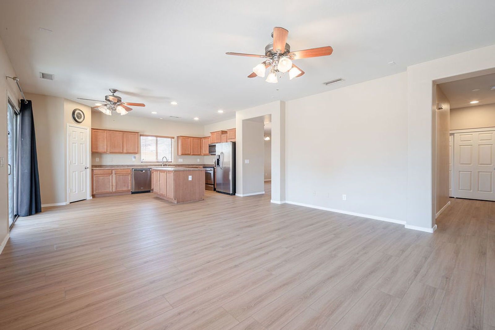 Spacious 5 bedroom 3.5 bath home with a POOL in Festival Foothills. property image