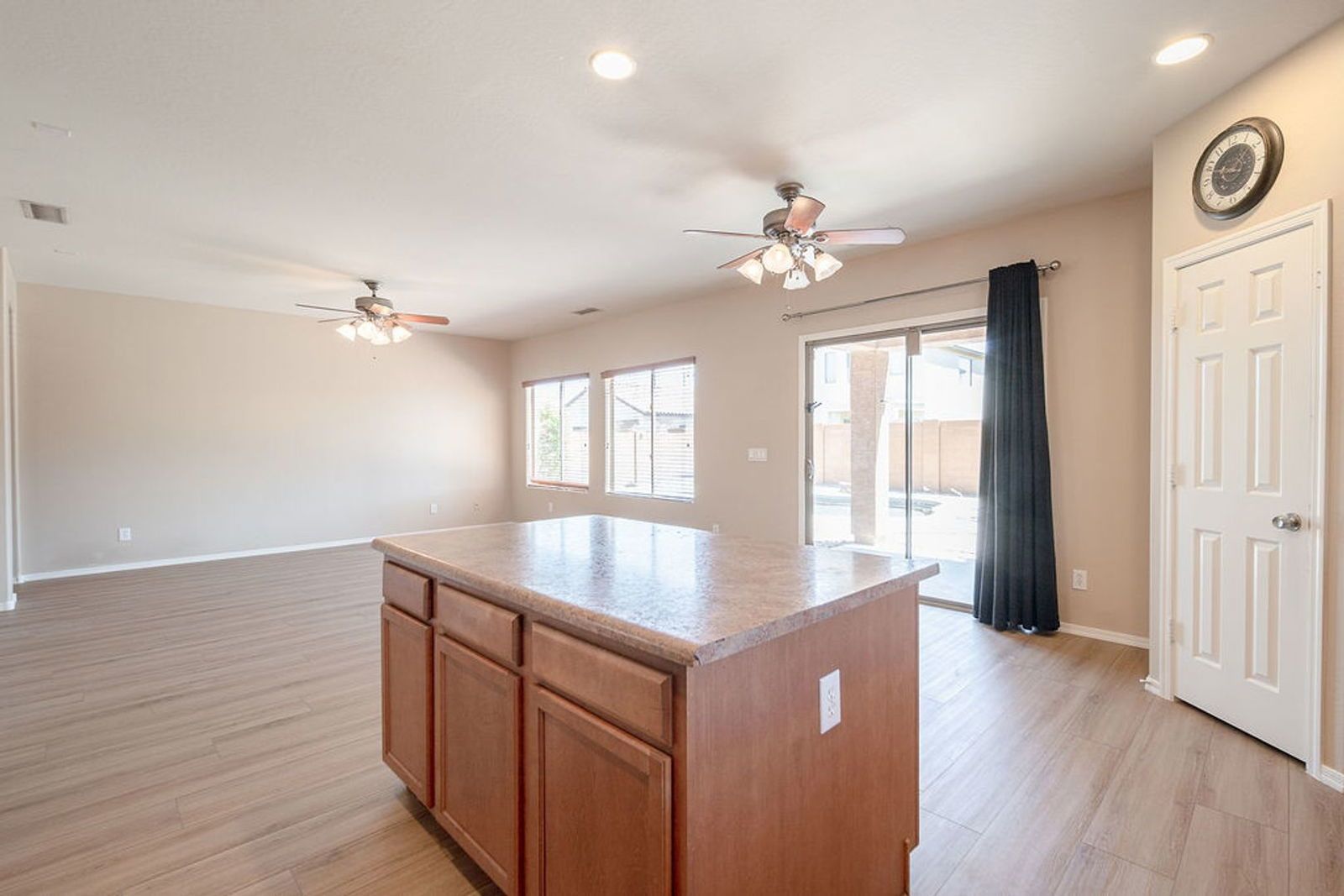 Spacious 5 bedroom 3.5 bath home with a POOL in Festival Foothills. property image