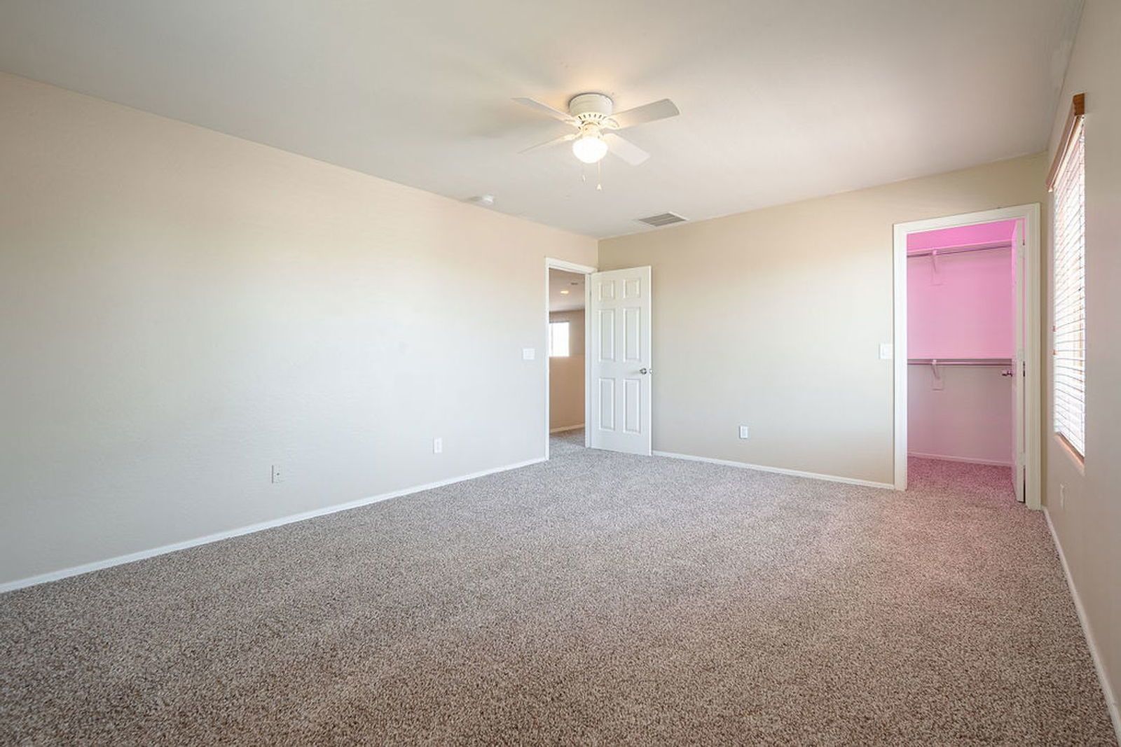 Spacious 5 bedroom 3.5 bath home with a POOL in Festival Foothills. property image
