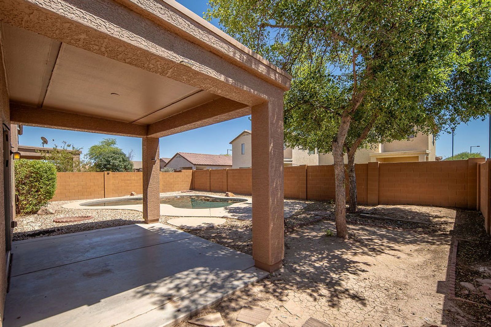 Spacious 5 bedroom 3.5 bath home with a POOL in Festival Foothills. property image