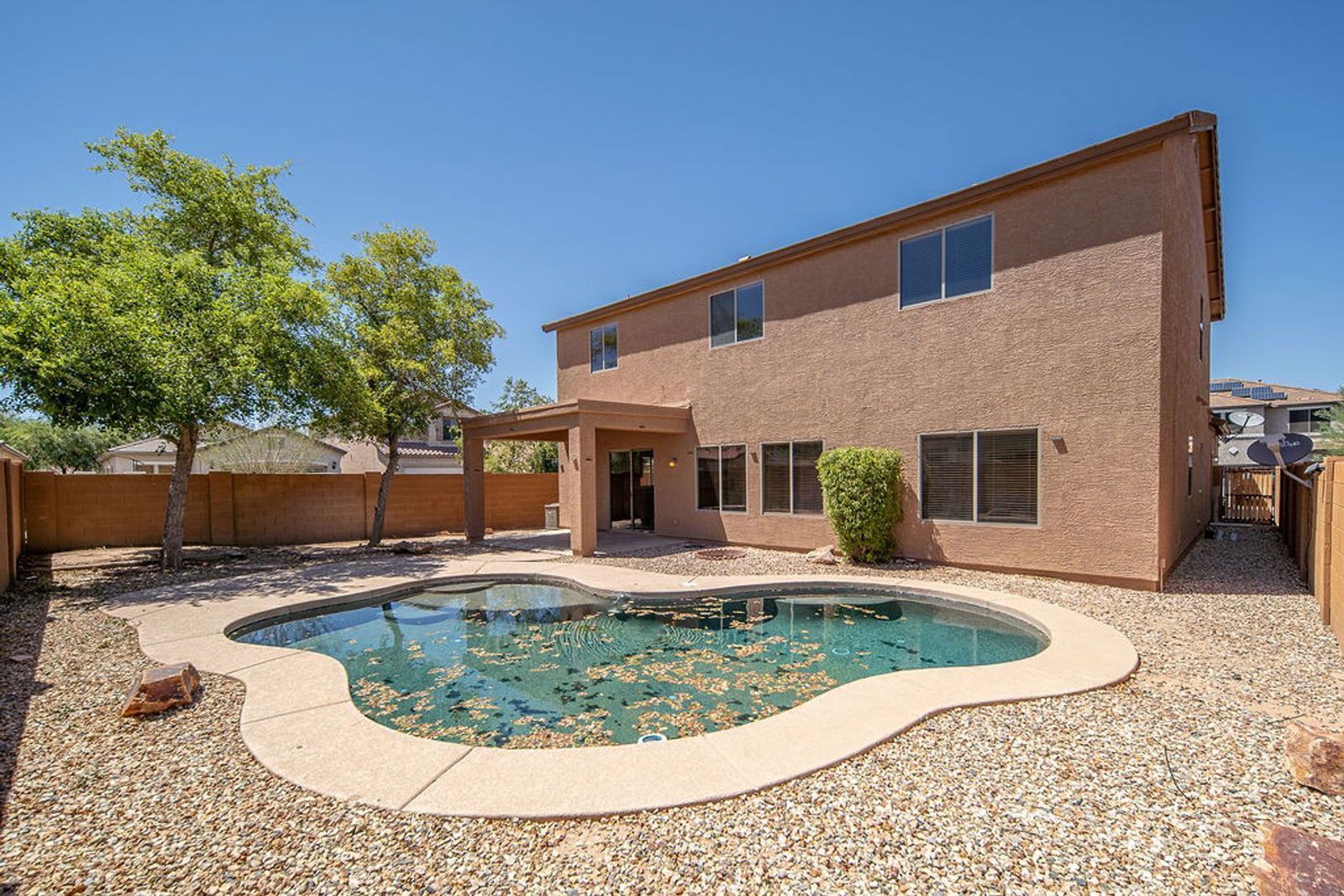 Spacious 5 bedroom 3.5 bath home with a POOL in Festival Foothills. property image