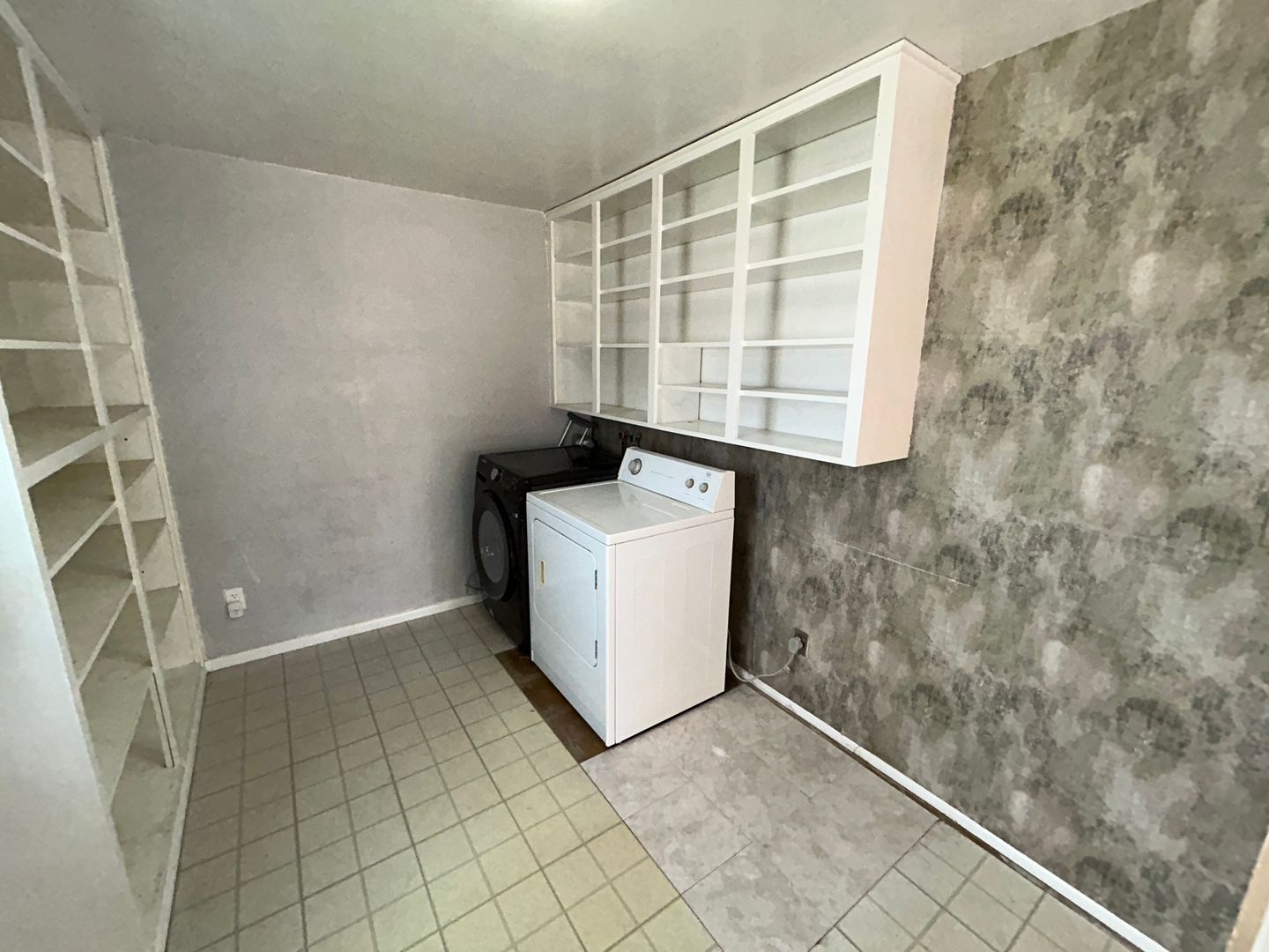 Great Location in the heart of Mesa - 2 bedroom / 2 bathroom home - available for Early November move-in !! property image