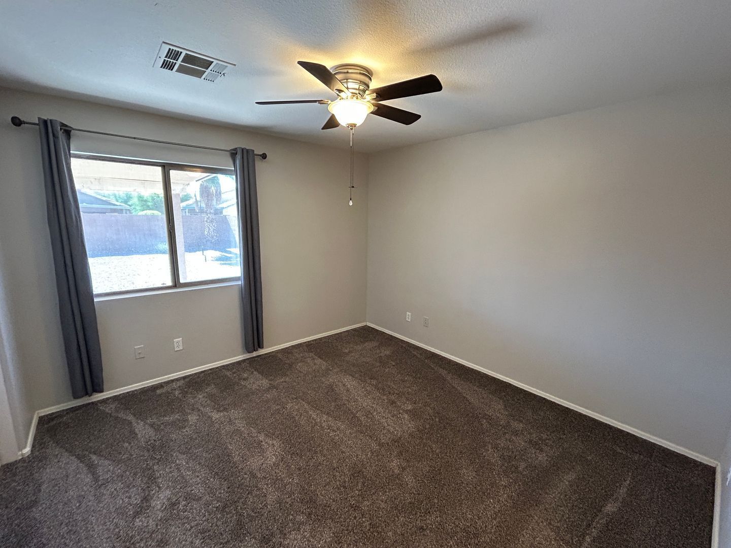 Fantastic 3 bedroom / 2 bathroom home in Ashton Ranch ready for immediate move-in property image