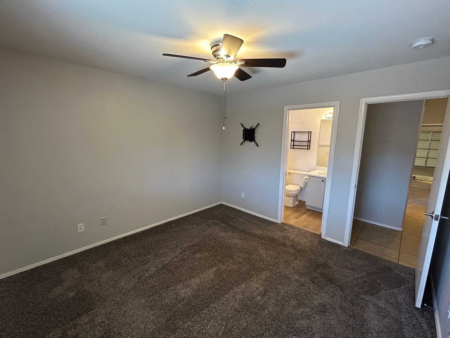 Fantastic 3 bedroom / 2 bathroom home in Ashton Ranch ready for immediate move-in property image