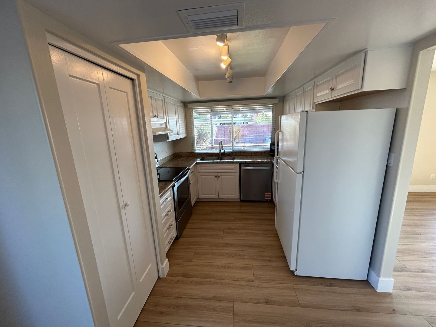 Beautifully updated Scottsdale Home ready for immediate move-in property image