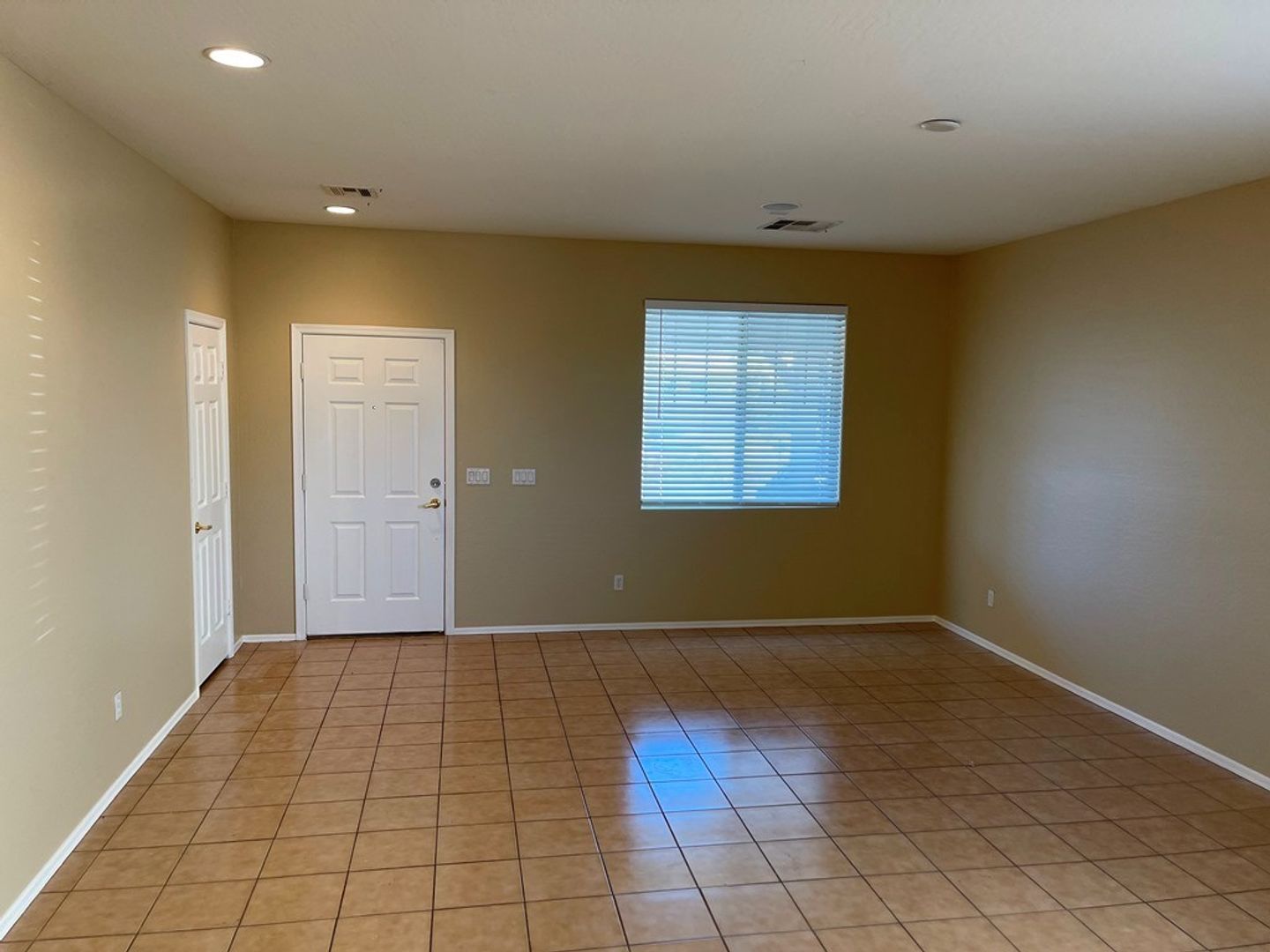 4 bedroom 2 bath home in Laveen Farms is available for immediate move in! property image
