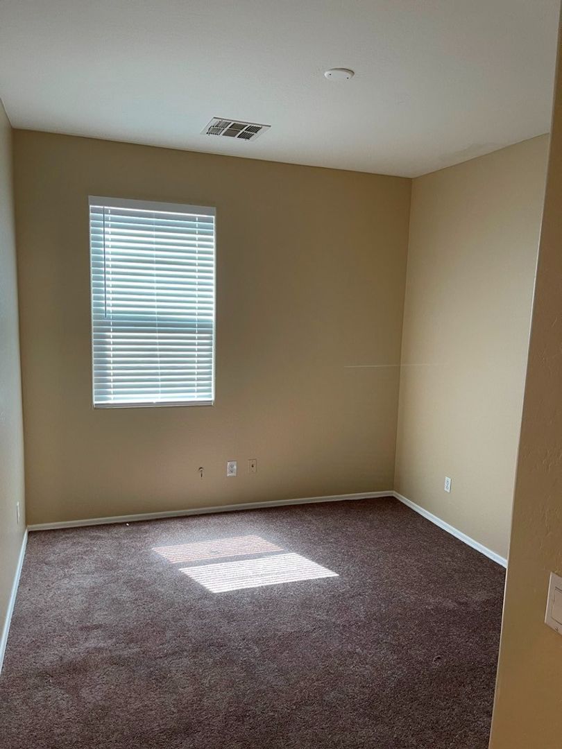 4 bedroom 2 bath home in Laveen Farms is available for immediate move in! property image