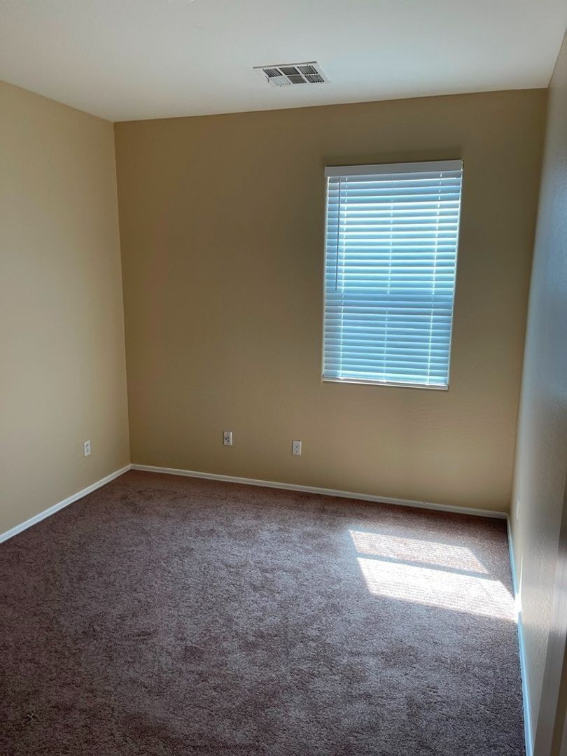 4 bedroom 2 bath home in Laveen Farms is available for immediate move in! property image