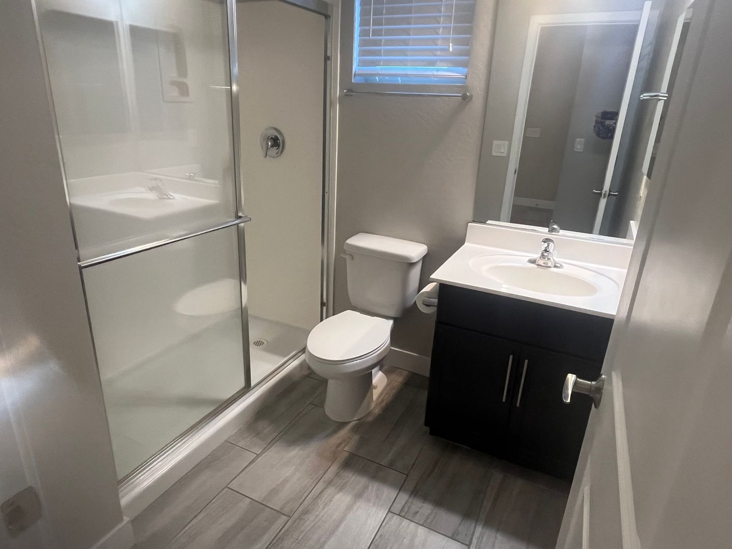 Elegant 4 Bedroom, 3 Bath Split-Floorplan Home in Goodyear property image