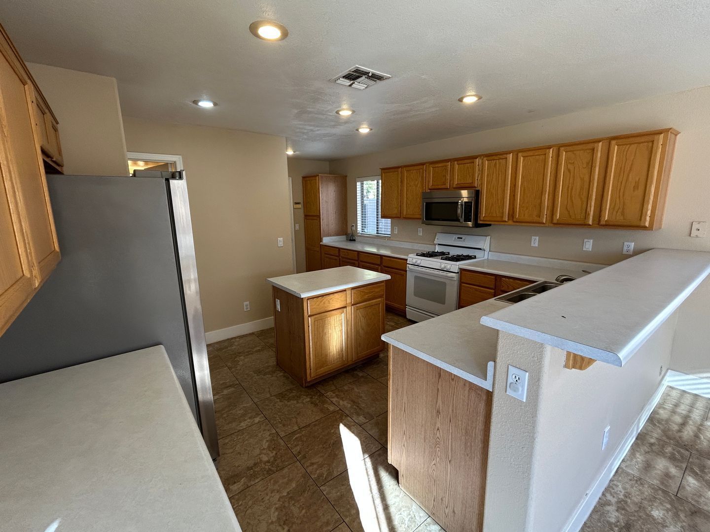 3 bedroom 2.5 bath home with a fenced pool in Clemente Ranch is available for immediate move in! property image