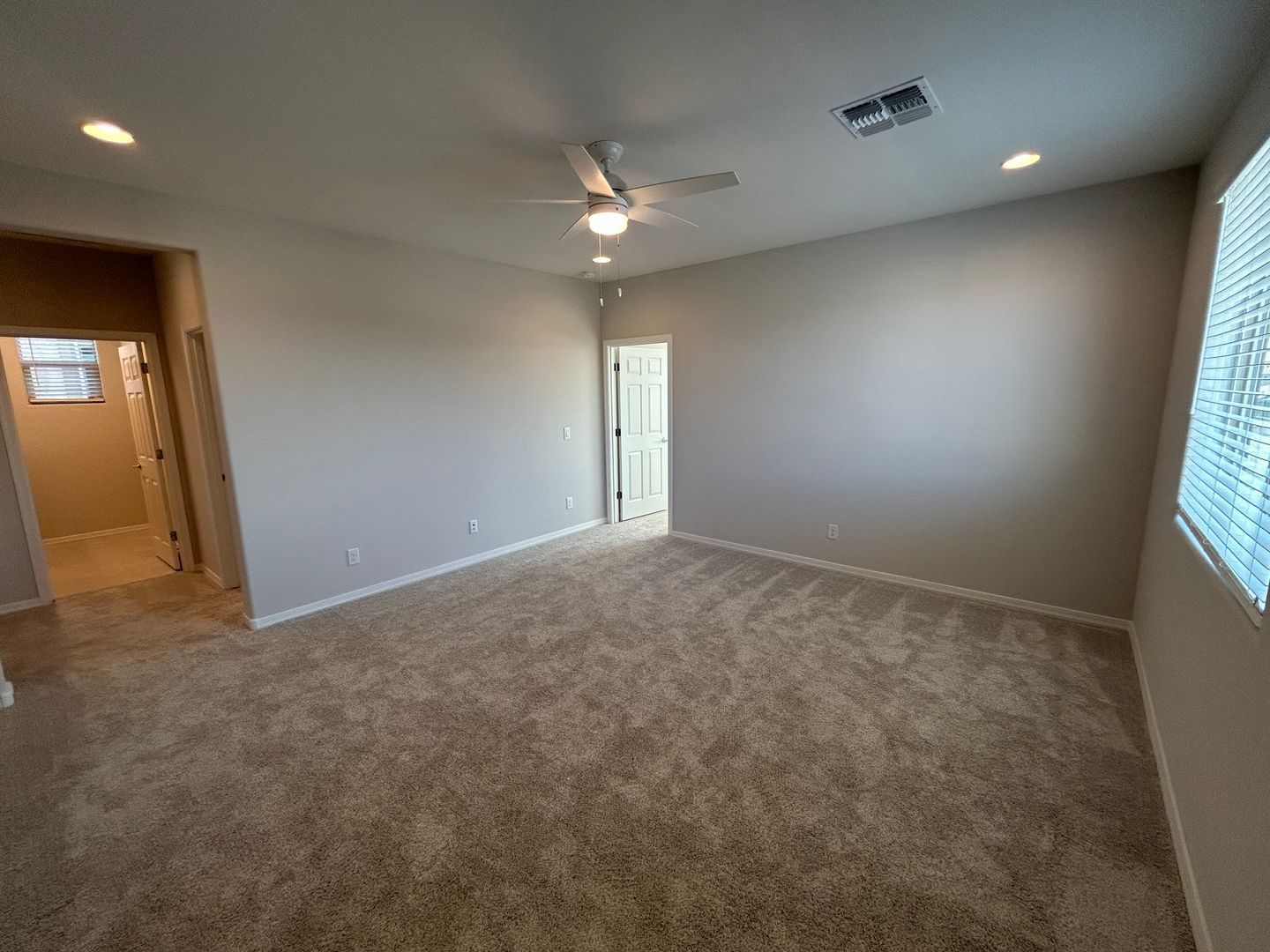 Brand New 2025 Home - 4 bedroom / 2.5 bathroom ready for immediate move-in !! property image