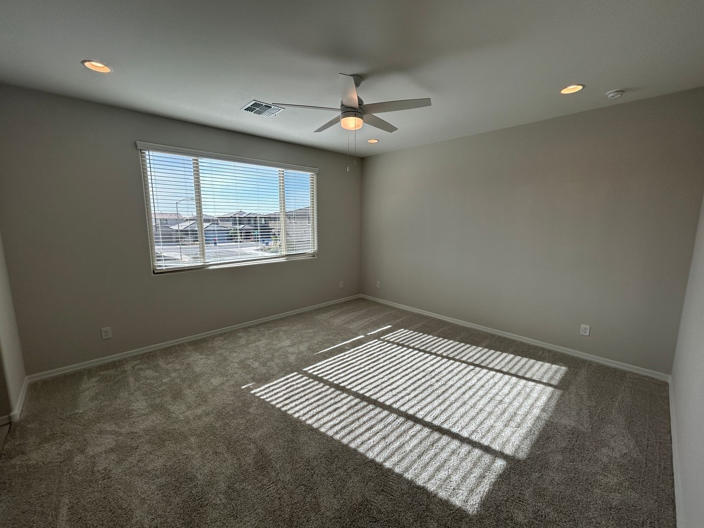 Brand New 2025 Home - 4 bedroom / 2.5 bathroom ready for immediate move-in !! property image