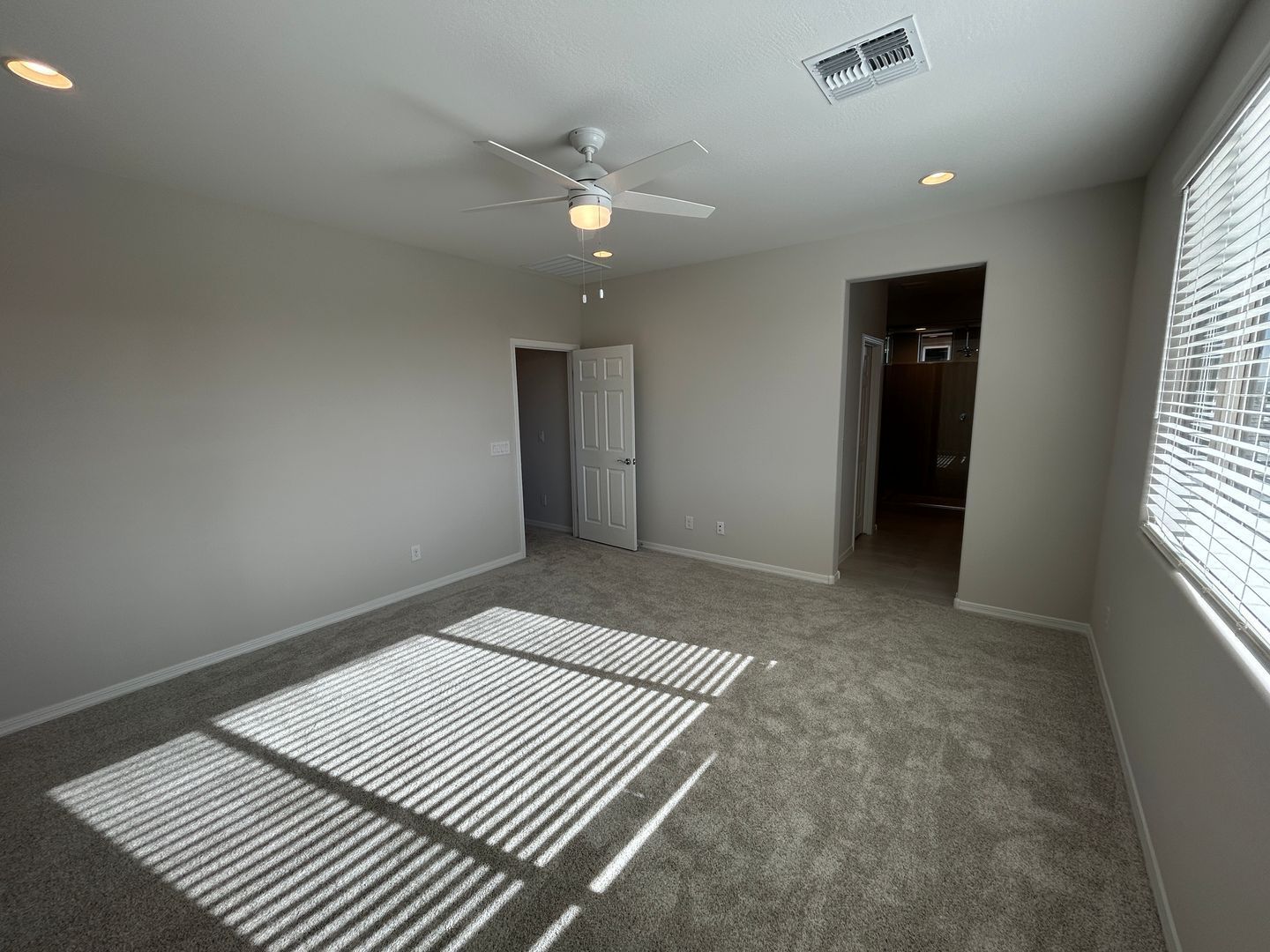 Brand New 2025 Home - 4 bedroom / 2.5 bathroom ready for immediate move-in !! property image