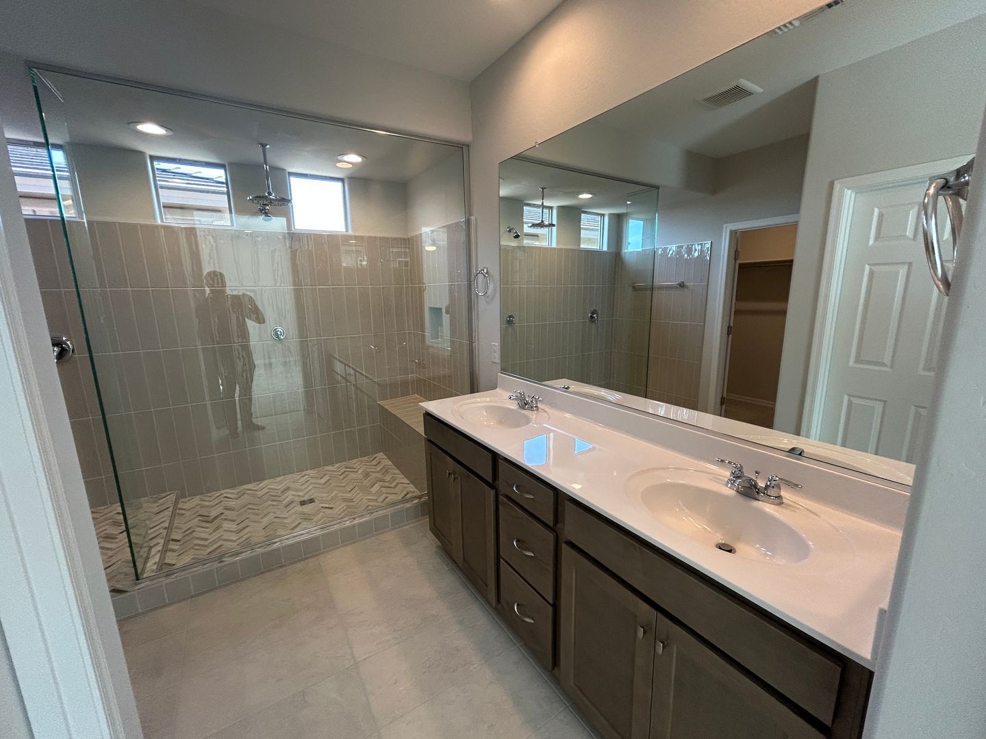 Brand New 2025 Home - 4 bedroom / 2.5 bathroom ready for immediate move-in !! property image