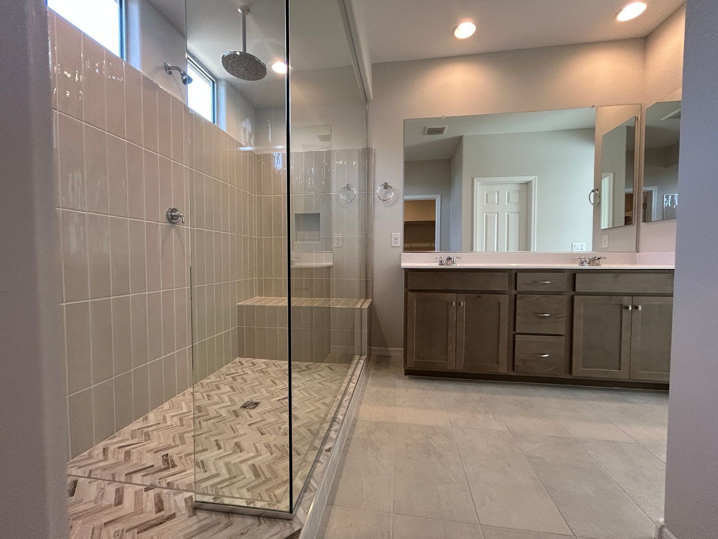 Brand New 2025 Home - 4 bedroom / 2.5 bathroom ready for immediate move-in !! property image