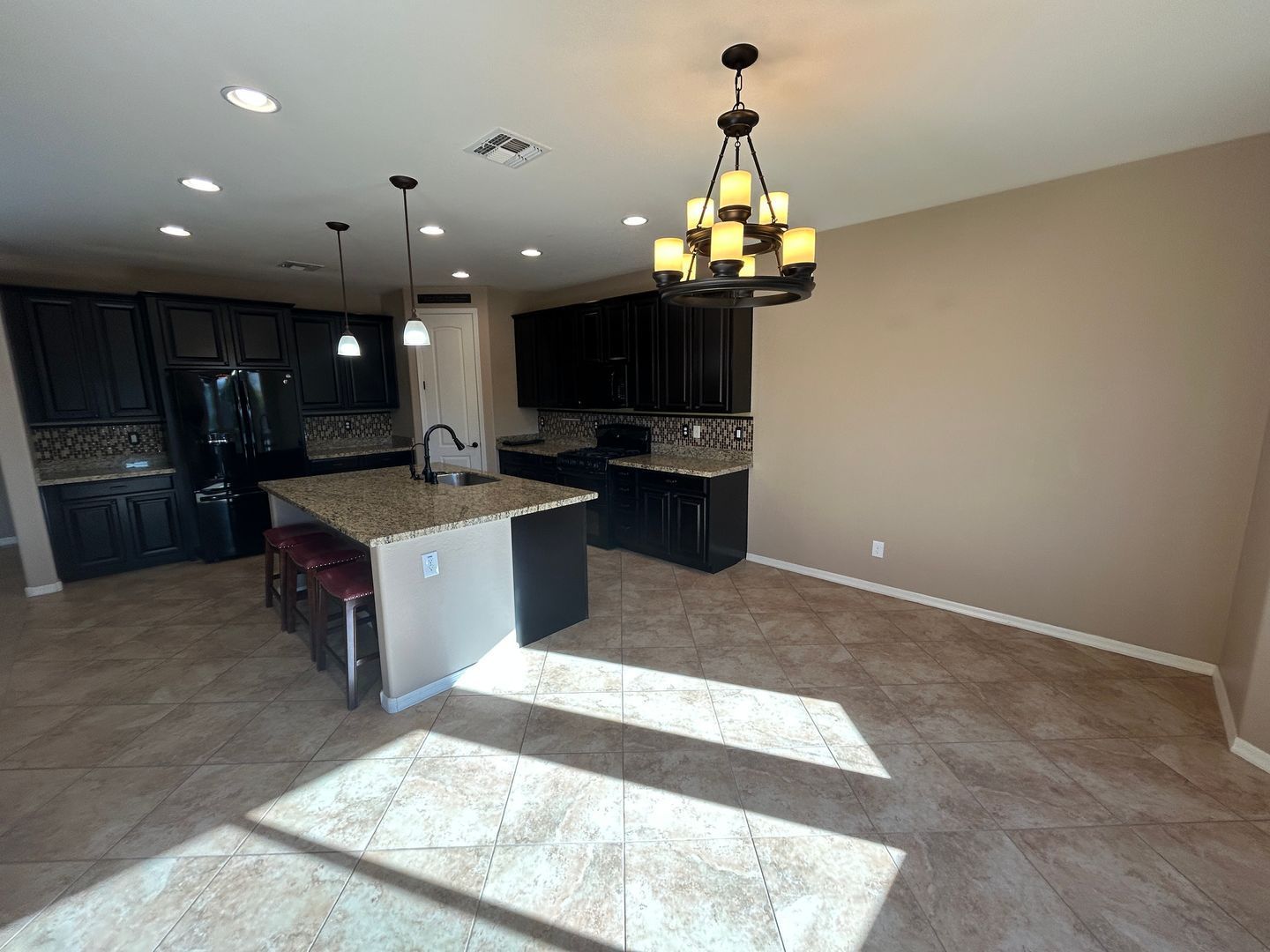 Beautiful 3 bedroom (plus den), 2.5 bathroom home in Cortessa ready for immediate move-in property image