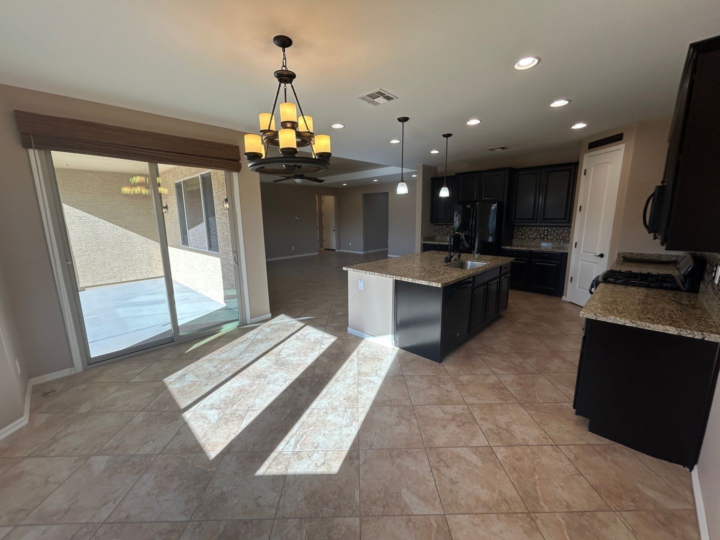 Beautiful 3 bedroom (plus den), 2.5 bathroom home in Cortessa ready for immediate move-in property image