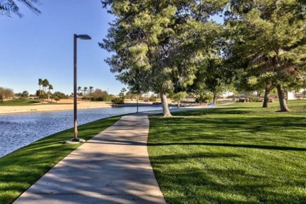 2 bedroom 2 bath home in Sun City Grand is available for immediate move in! property image