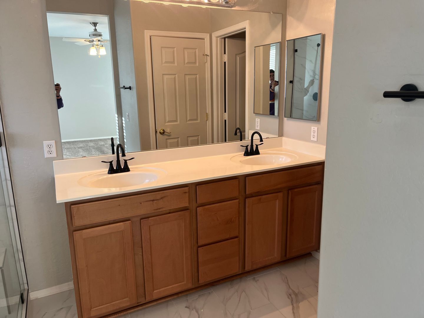 Beautiful 4 Bed, 2 Bath Home Located In The Laveen Farms Community! property image