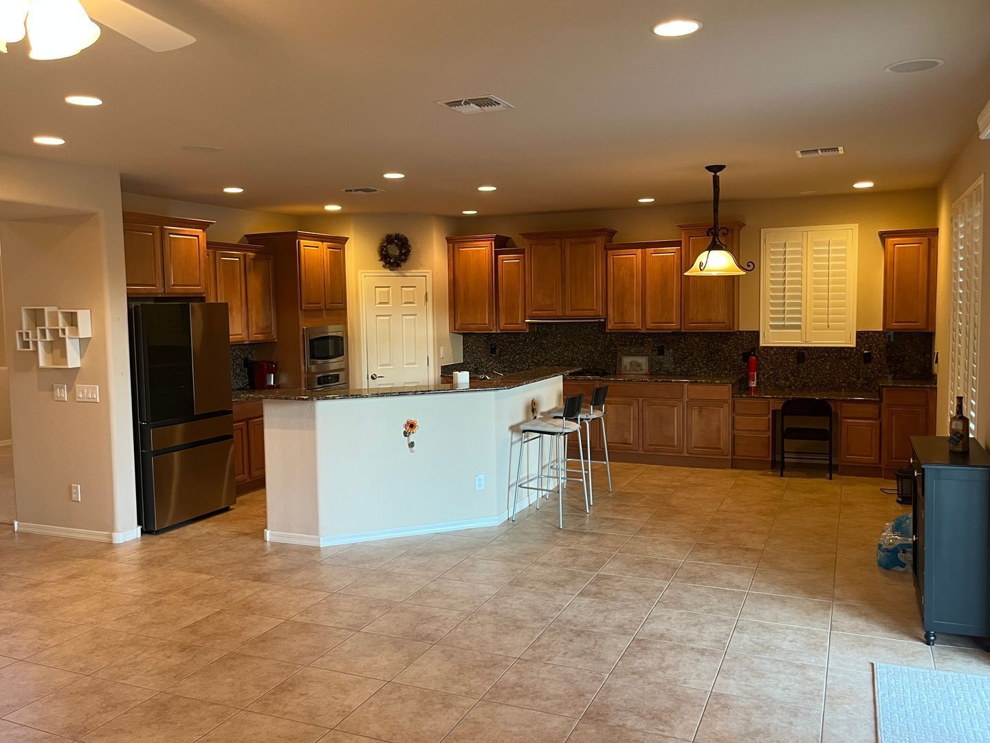 Beautiful 4 Bedroom, 2.5 Bath Home with POOL in the White Tank Foothills!! property image