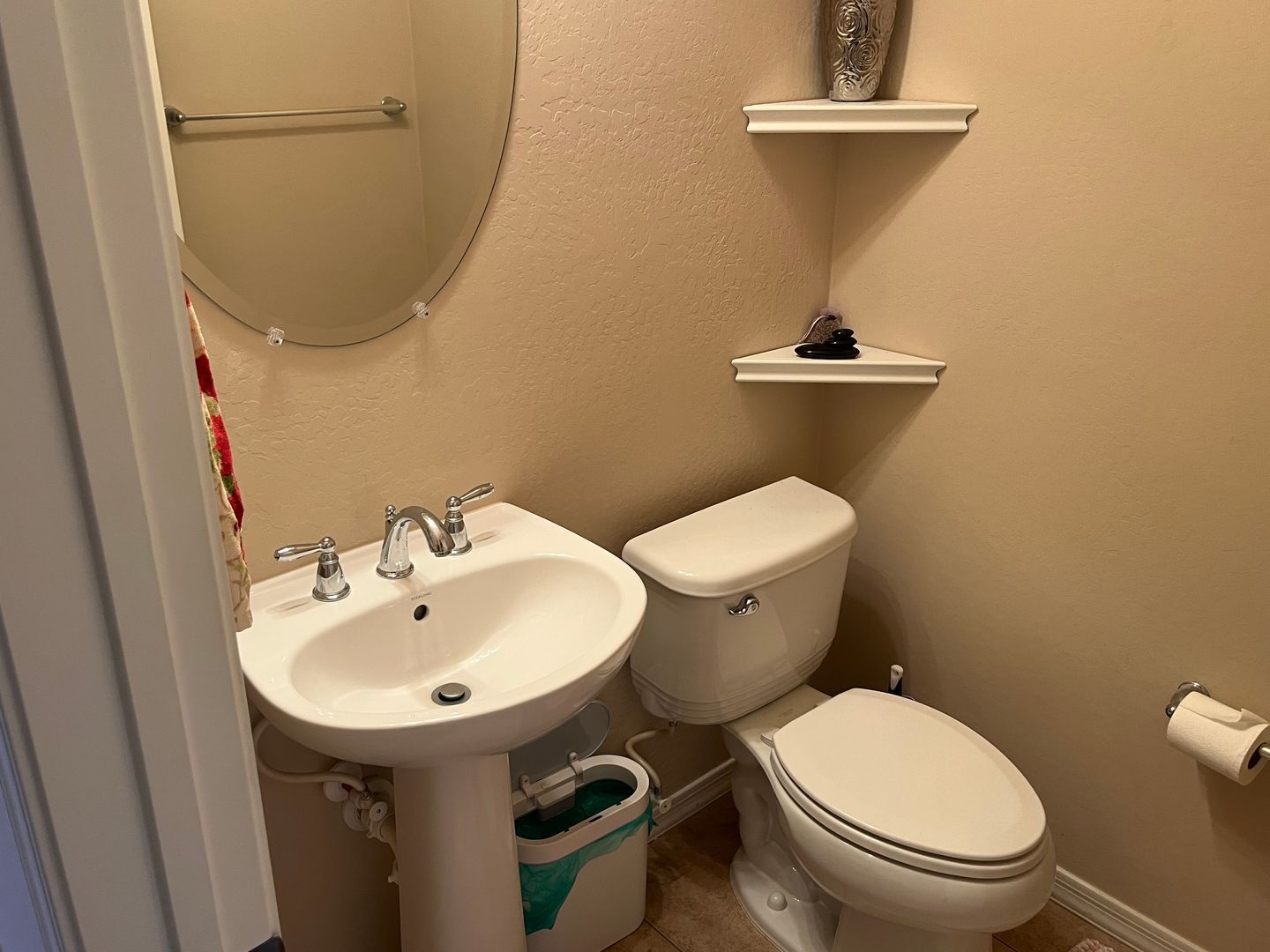 Beautiful 4 Bedroom, 2.5 Bath Home with POOL in the White Tank Foothills!! property image