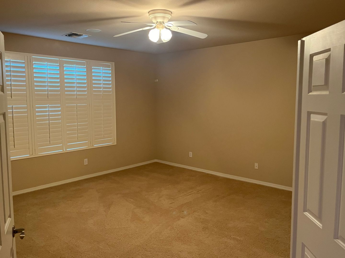 Beautiful 4 Bedroom, 2.5 Bath Home with POOL in the White Tank Foothills!! property image