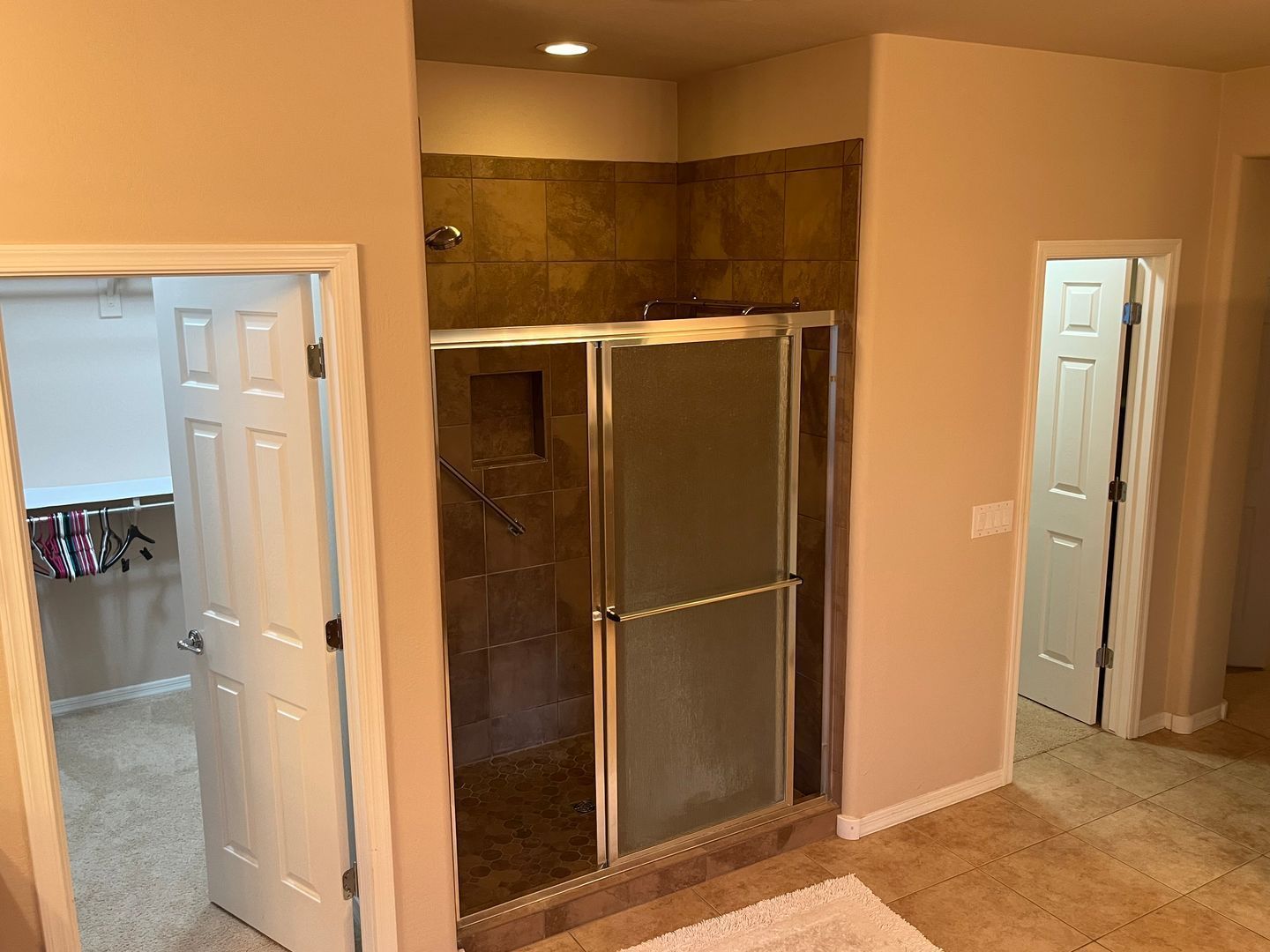 Beautiful 4 Bedroom, 2.5 Bath Home with POOL in the White Tank Foothills!! property image