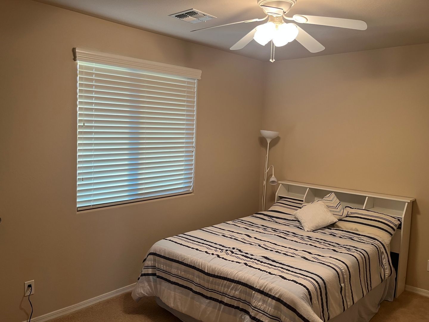 Beautiful 4 Bedroom, 2.5 Bath Home with POOL in the White Tank Foothills!! property image