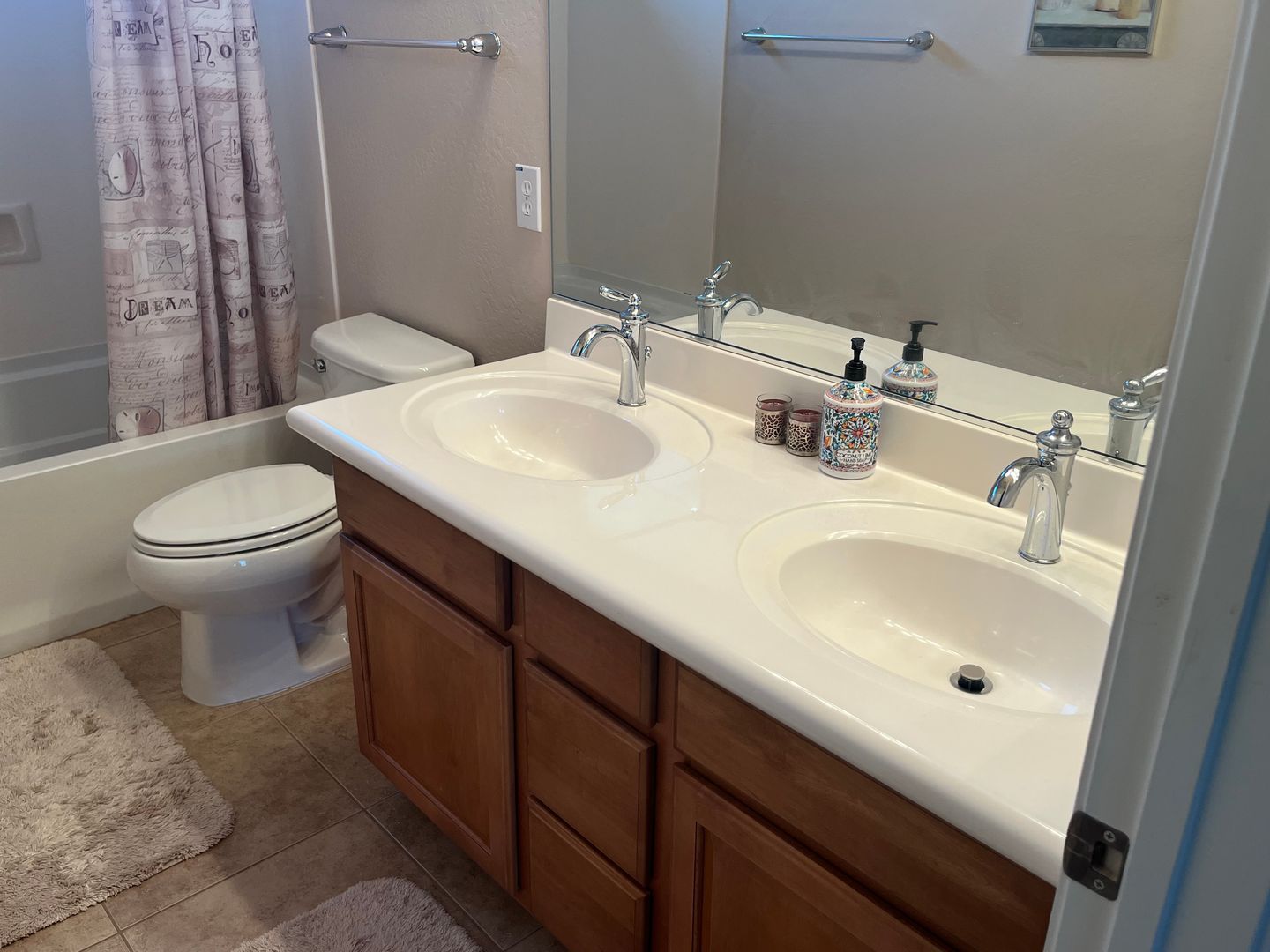 Beautiful 4 Bedroom, 2.5 Bath Home with POOL in the White Tank Foothills!! property image