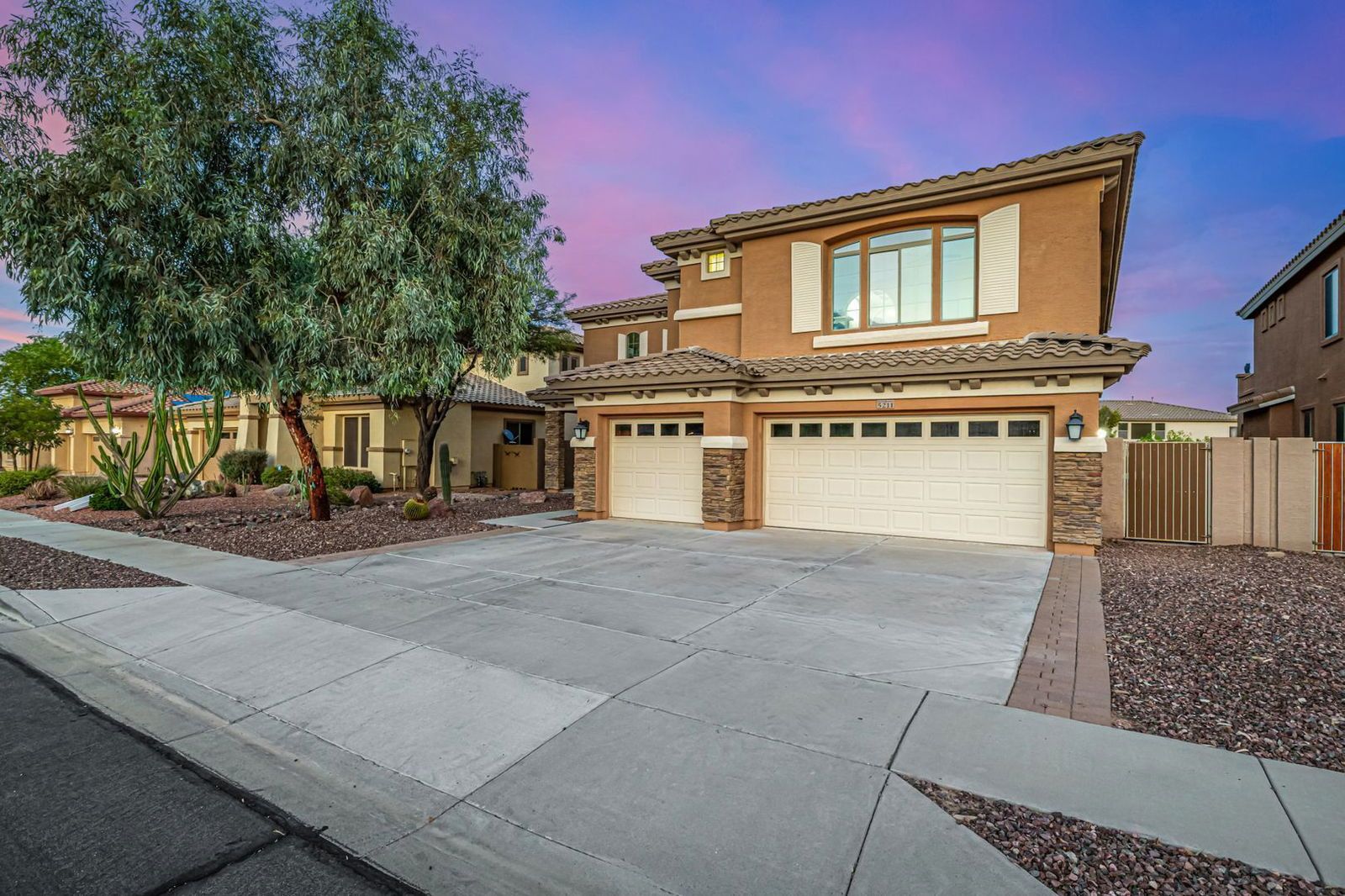 Enchanting 4-bed, 4.5-bath home in Jackrabbit Estates, Surprise, AZ property image