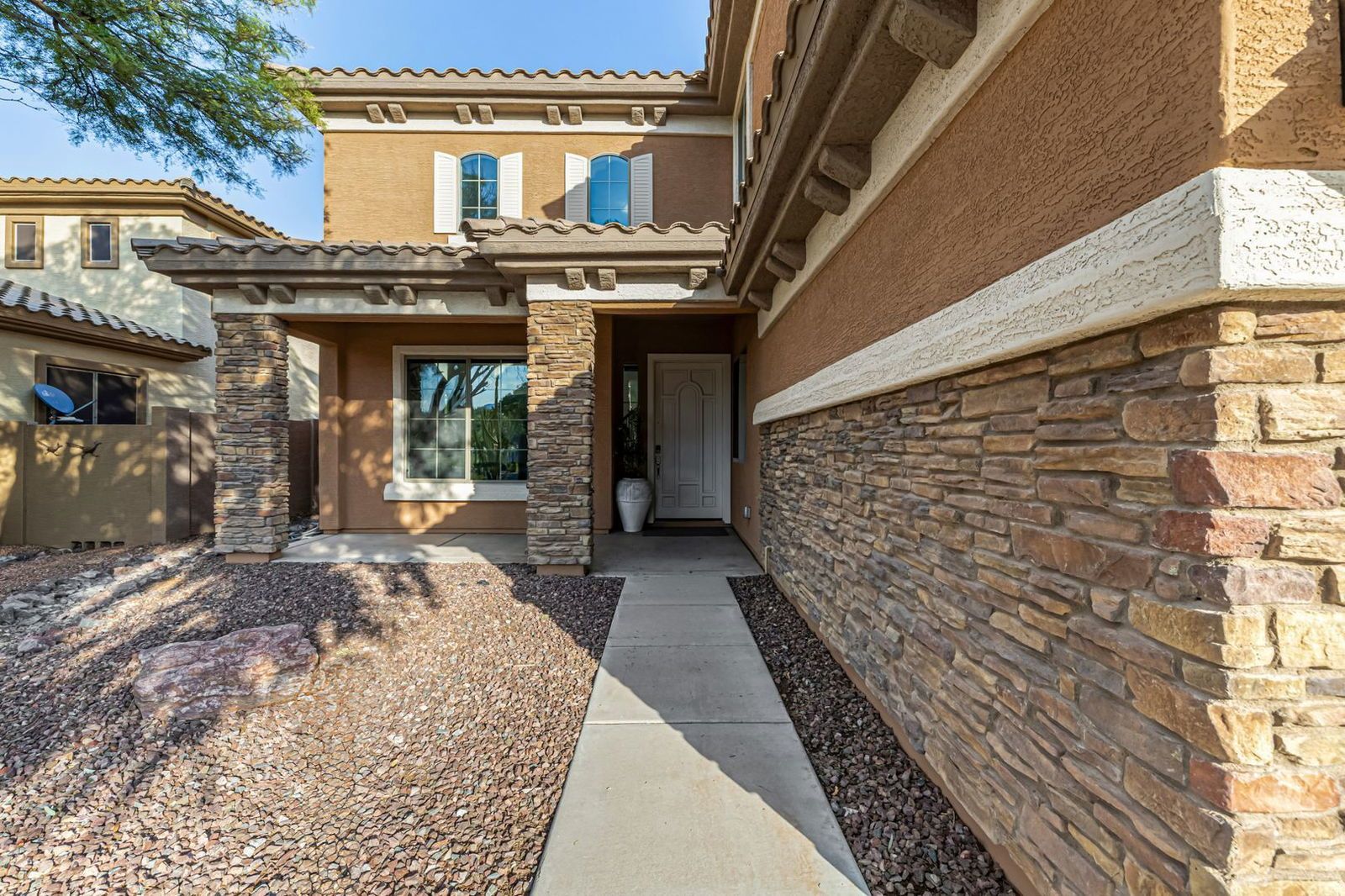 Enchanting 4-bed, 4.5-bath home in Jackrabbit Estates, Surprise, AZ property image