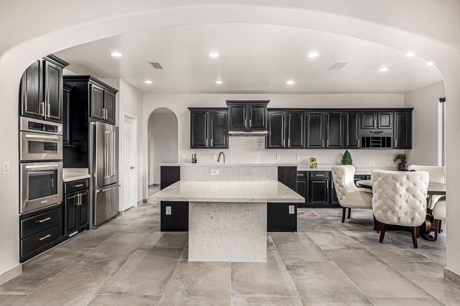 Enchanting 4-bed, 4.5-bath home in Jackrabbit Estates, Surprise, AZ property image