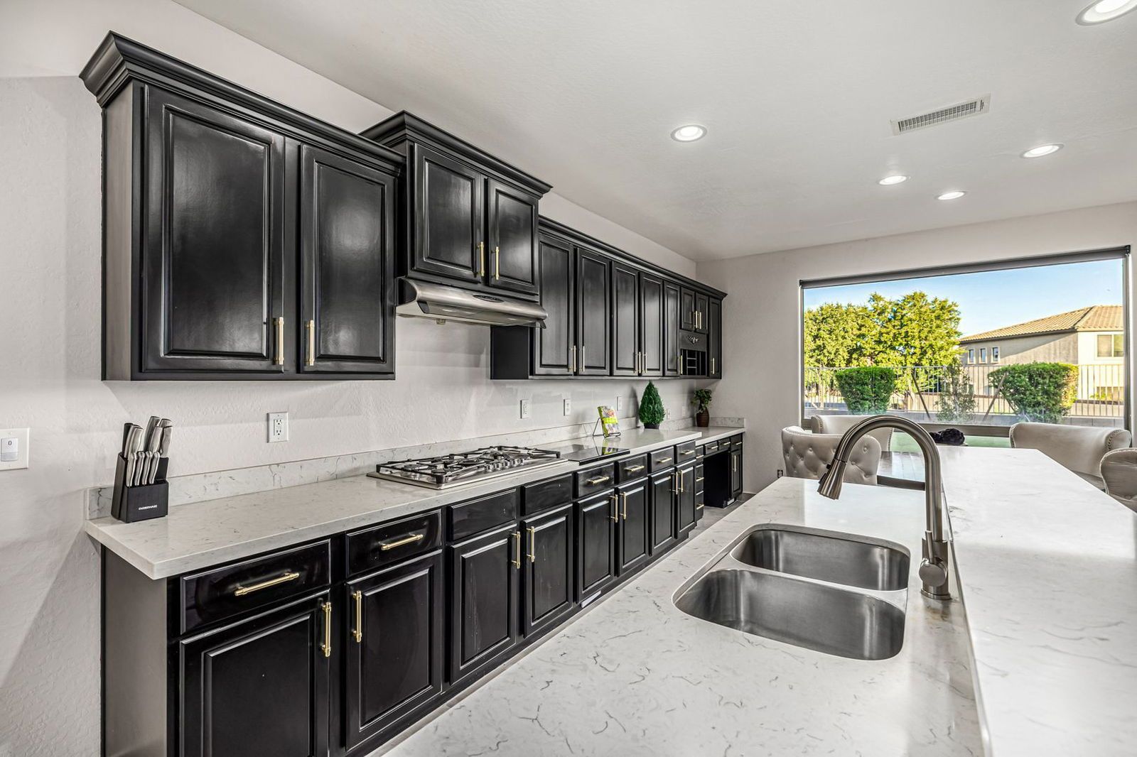 Enchanting 4-bed, 4.5-bath home in Jackrabbit Estates, Surprise, AZ property image