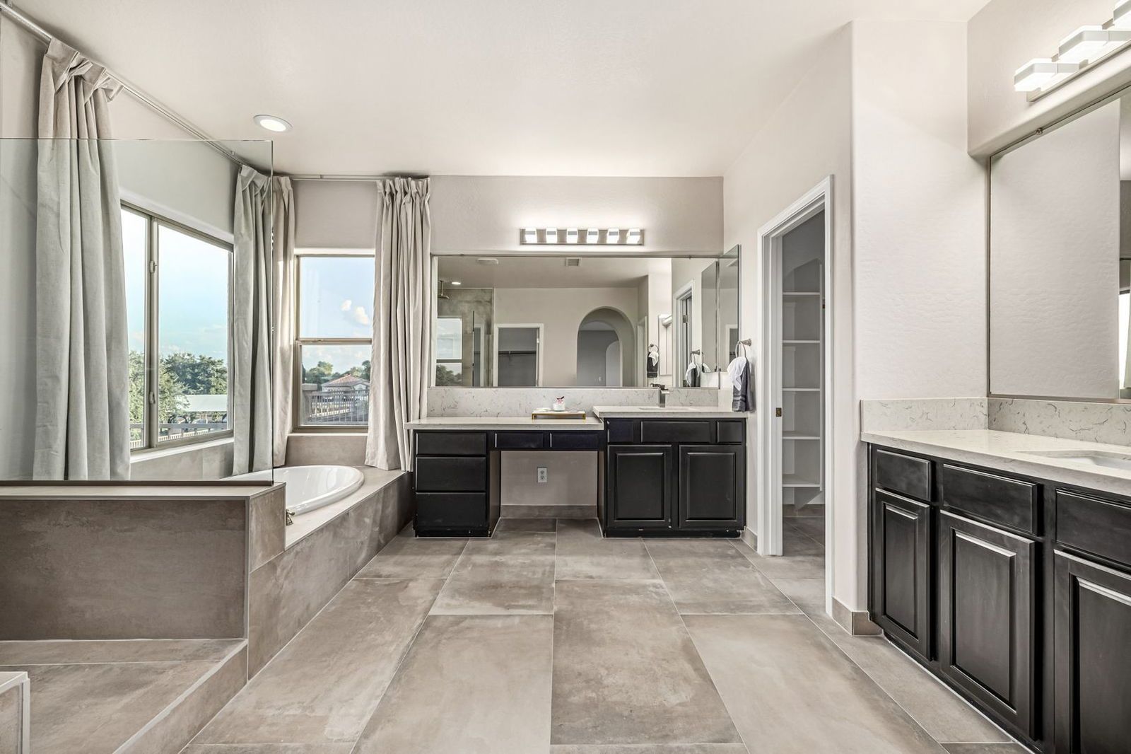 Enchanting 4-bed, 4.5-bath home in Jackrabbit Estates, Surprise, AZ property image