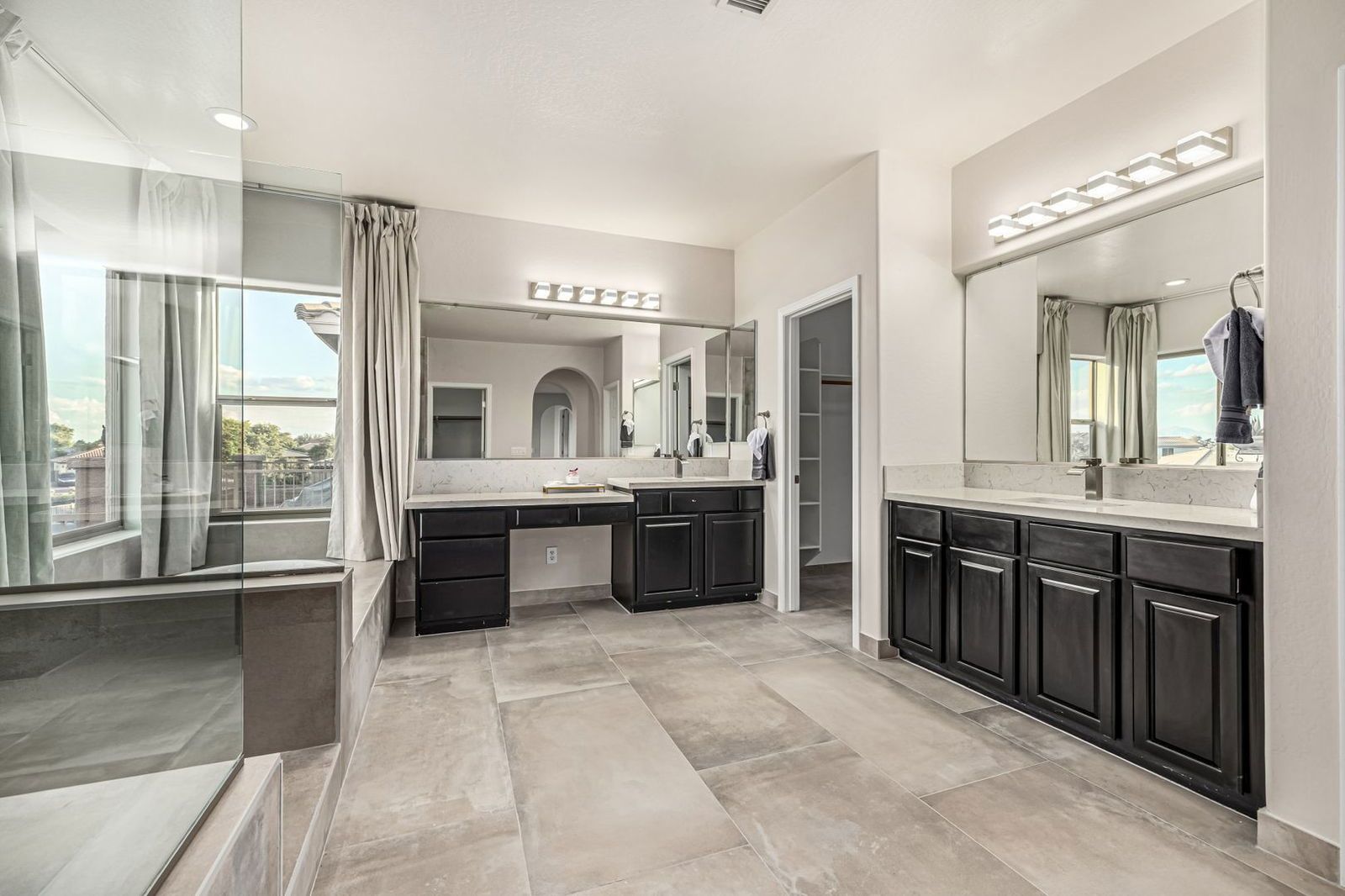 Enchanting 4-bed, 4.5-bath home in Jackrabbit Estates, Surprise, AZ property image