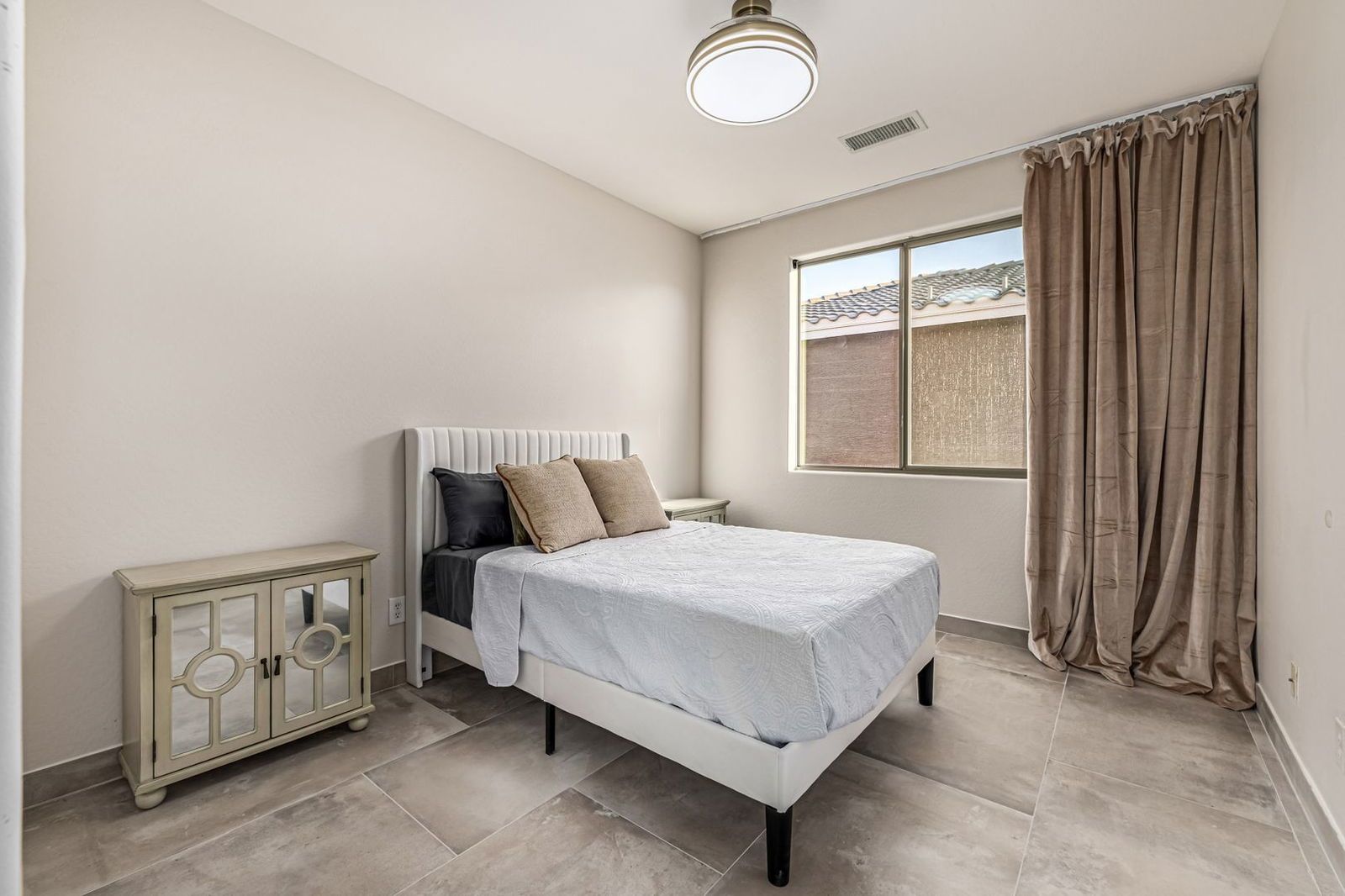 Enchanting 4-bed, 4.5-bath home in Jackrabbit Estates, Surprise, AZ property image