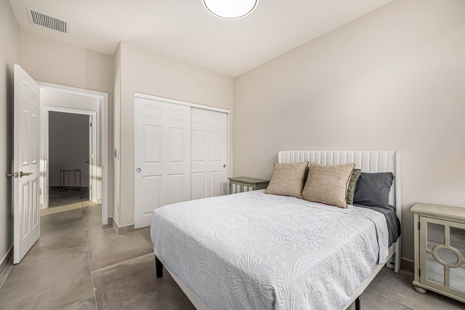 Enchanting 4-bed, 4.5-bath home in Jackrabbit Estates, Surprise, AZ property image