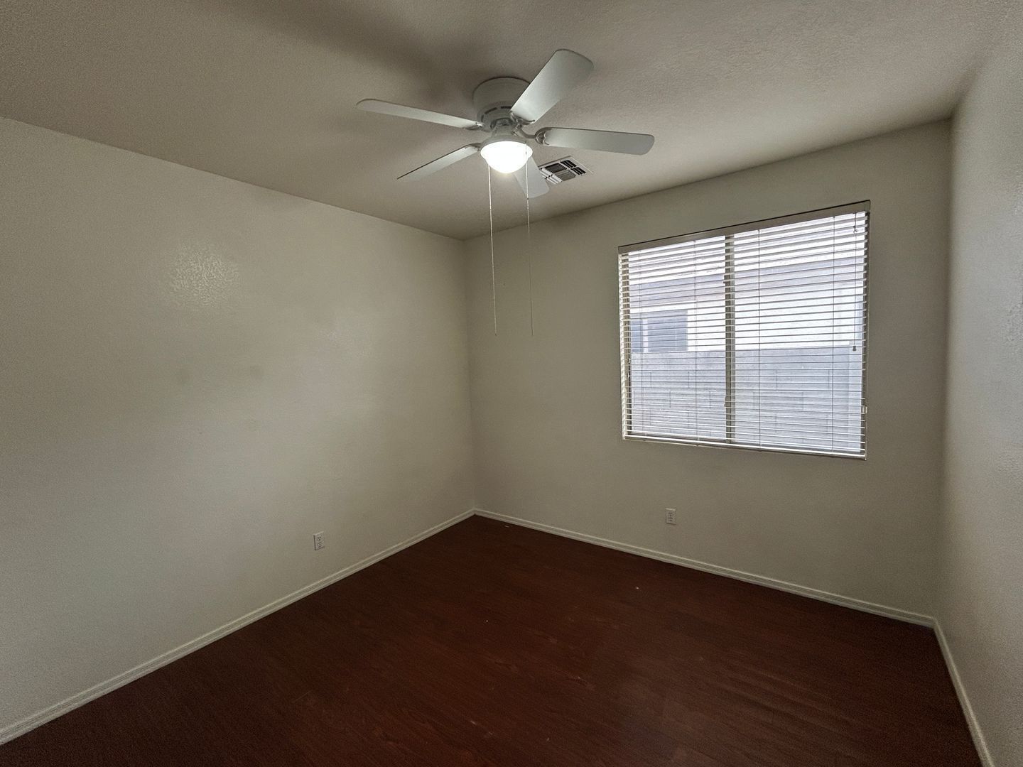 Wonderful 4 bedroom / 2 bathroom home in South Phoenix ready for immediate move-in !! property image