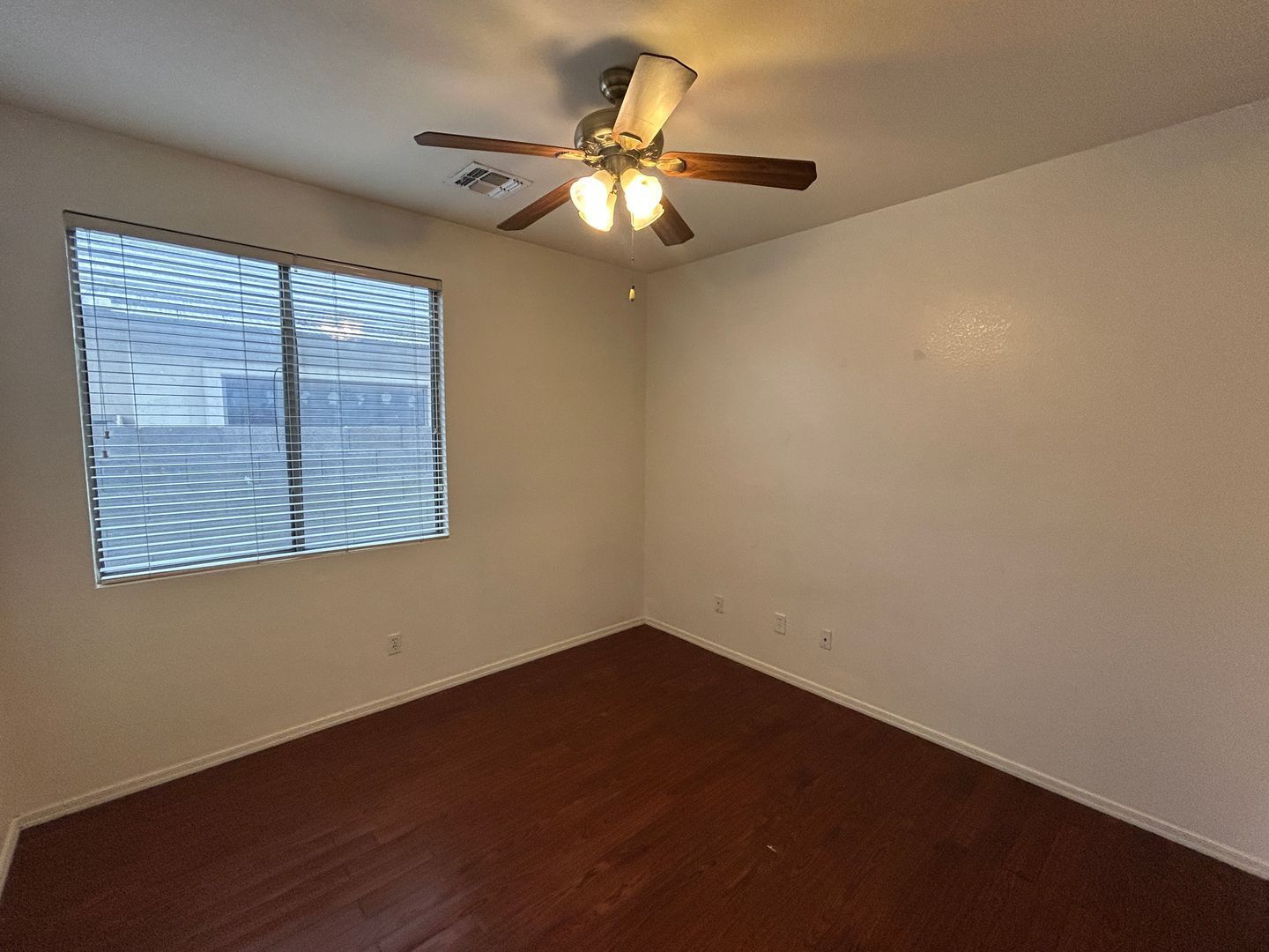 Wonderful 4 bedroom / 2 bathroom home in South Phoenix ready for immediate move-in !! property image