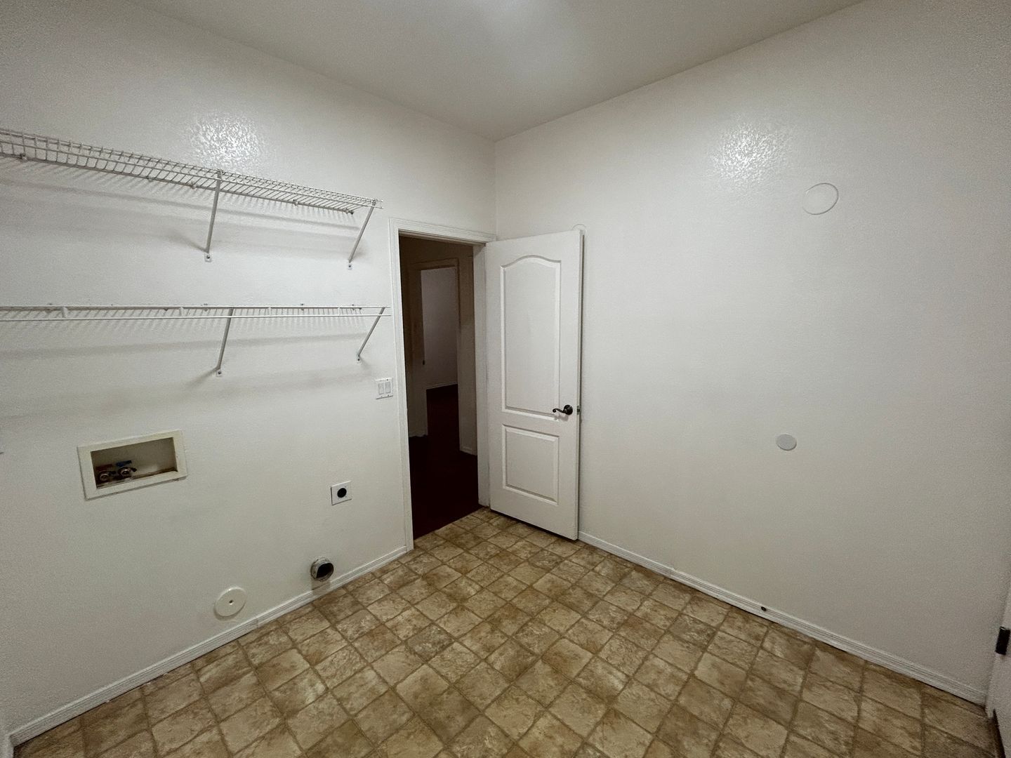 Wonderful 4 bedroom / 2 bathroom home in South Phoenix ready for immediate move-in !! property image