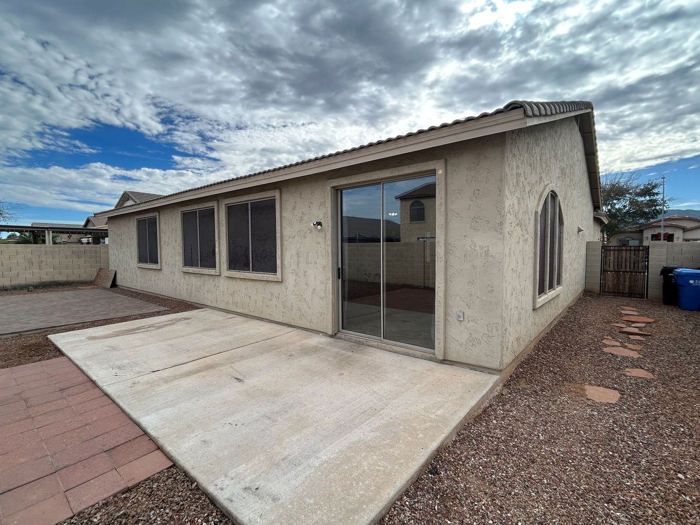 Wonderful 4 bedroom / 2 bathroom home in South Phoenix ready for immediate move-in !! property image