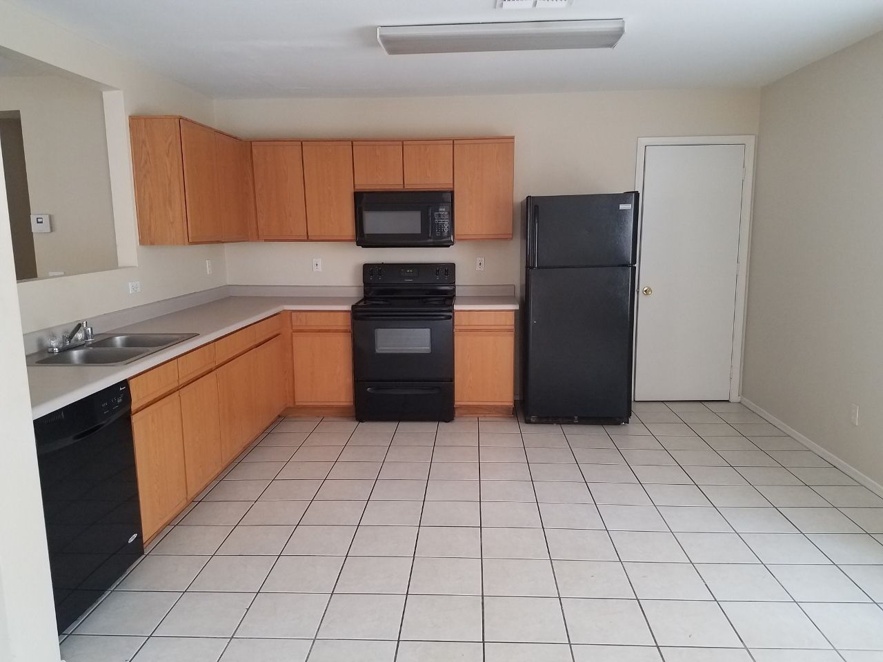 3 bedroom 2 bath home with a den in Arizona Brisas is available for a February Move in! property image