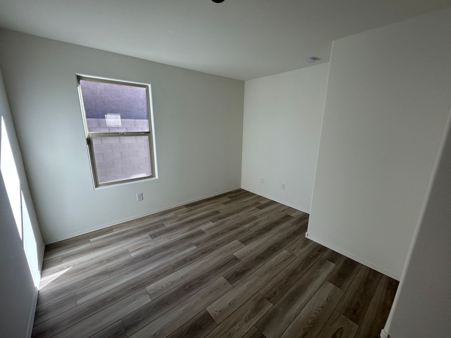 Brand New never lived in 3 bedroom / 2 bathroom home in Buckeye ready for immediate move-in property image